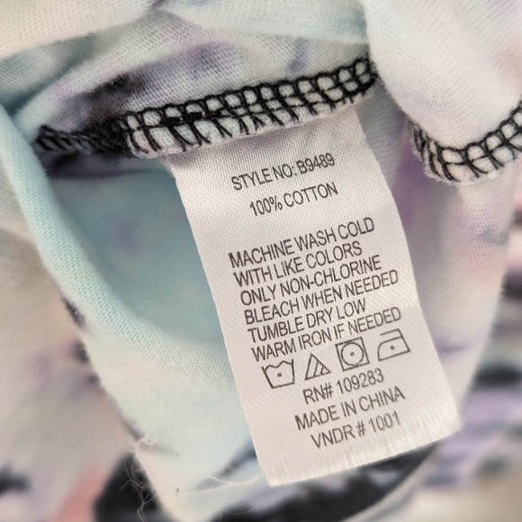 EUC Vintage Havana Tie-dye Relaxed fit V-neck Tee in Size Small - Picture 6 of 6